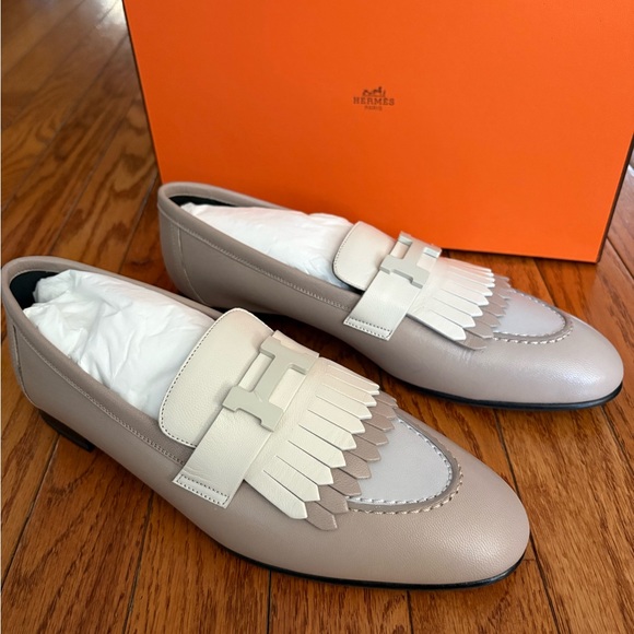 Hermes Two-Tone Beige and Cream Leather Fringe Loafers - Picture 4 of 5